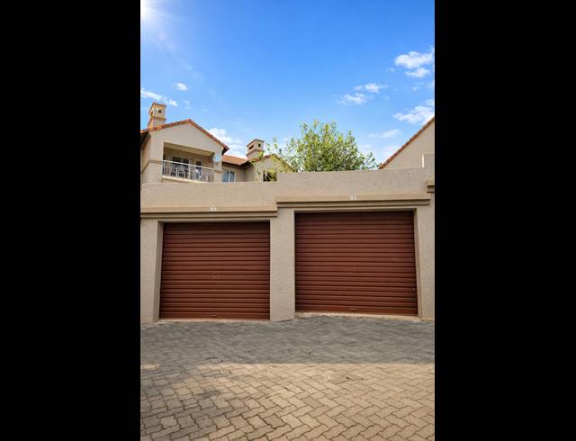 2 bed property for sale in NOORDHANG